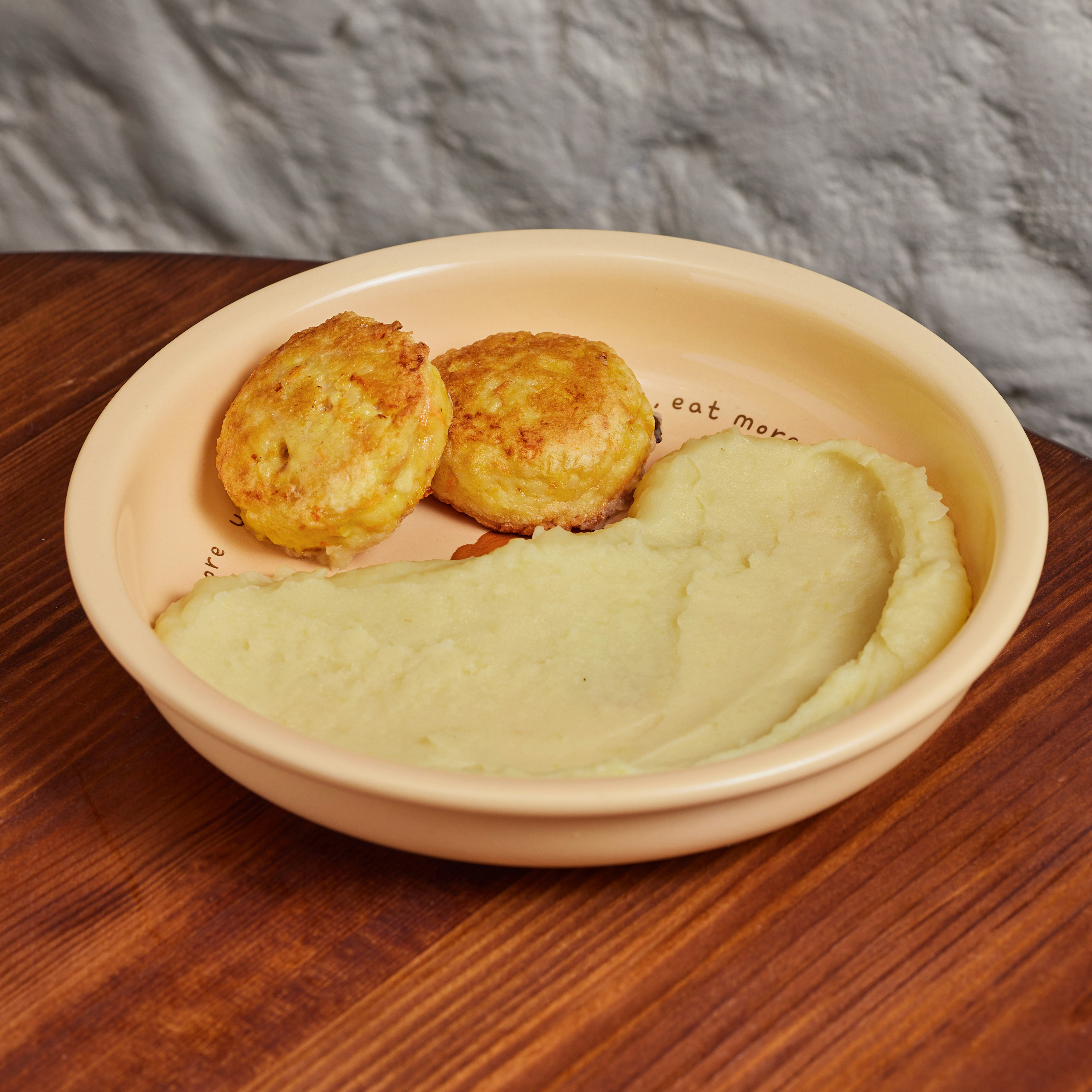 Chicken cutlets with mashed potatoes