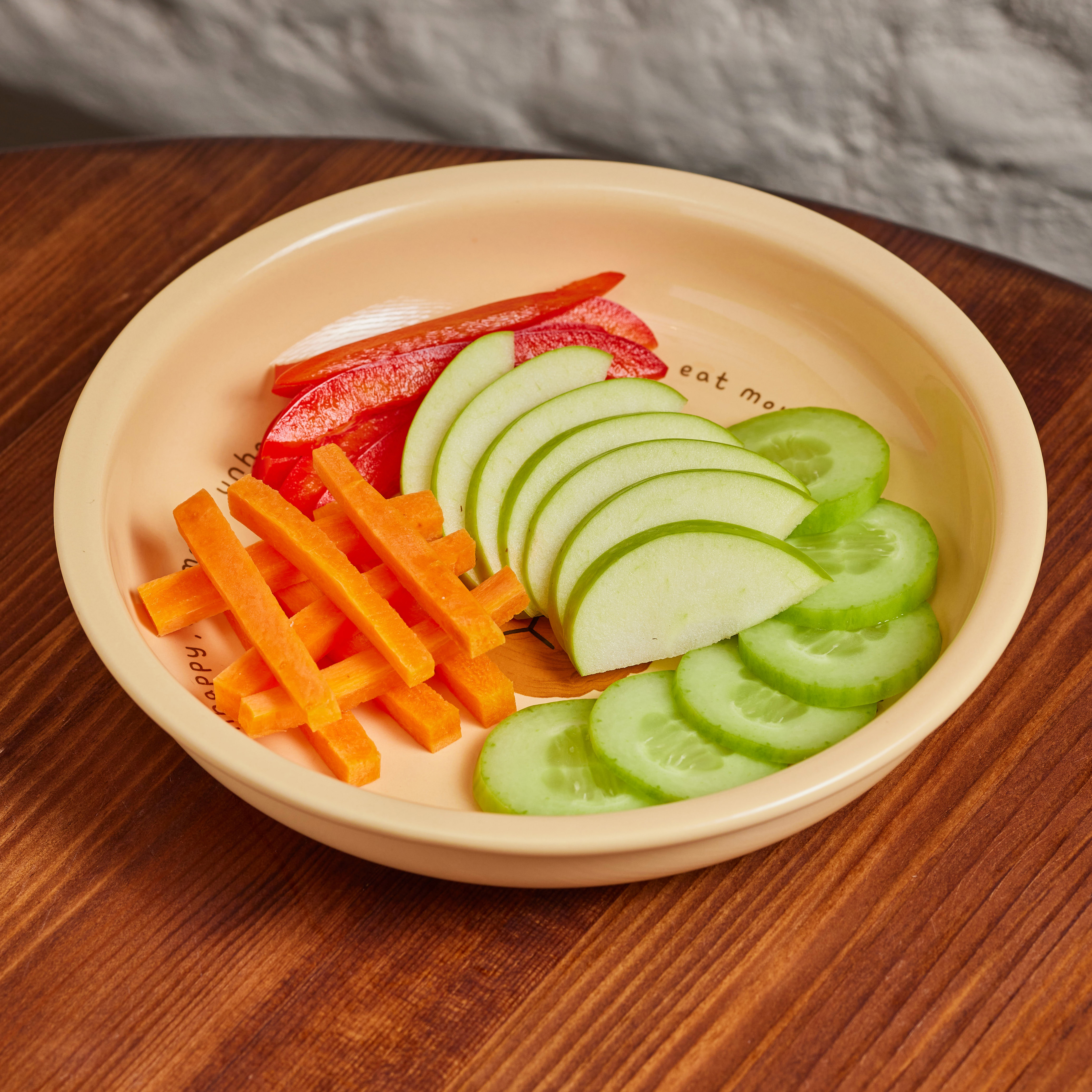 Vegetable platter (carrot, apple, cucumber, bell pepper)