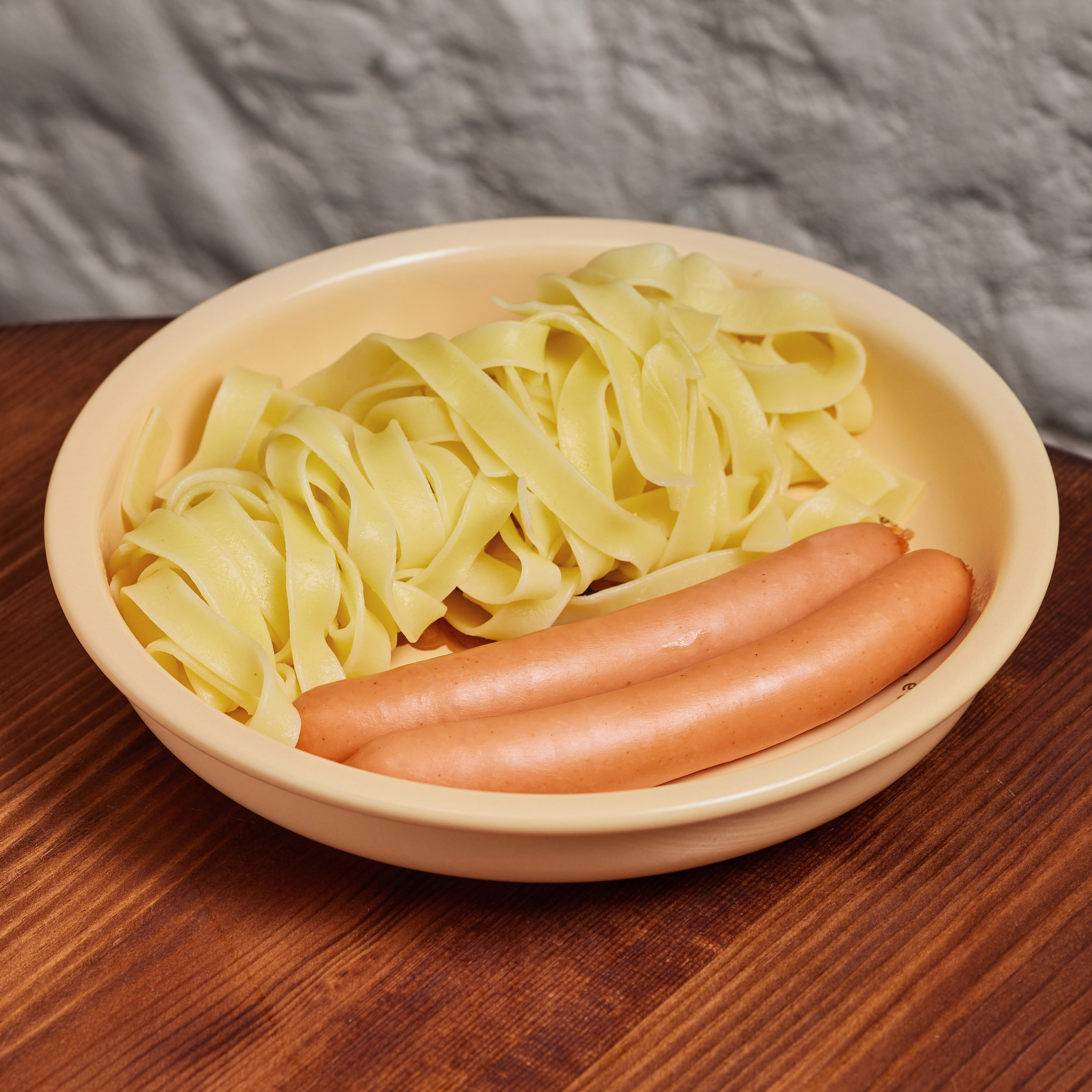 Fettuccine with chicken sausages