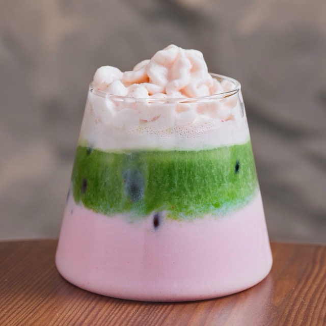 Ice Matcha Latte Strawberry