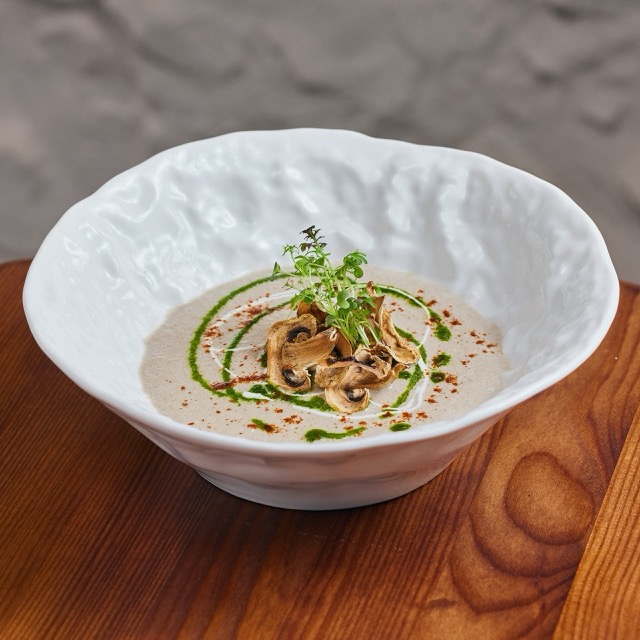 Mushroom cream soup with chanterelles and wild mushrooms